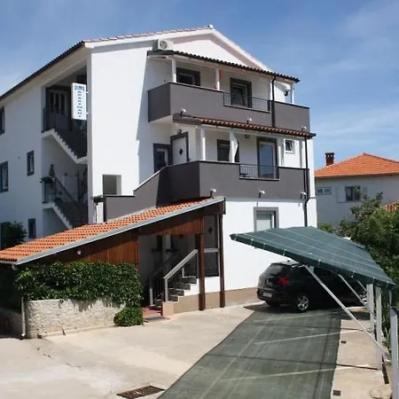 Apartman Hajl *